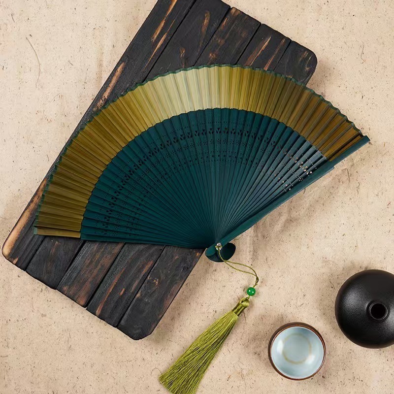 Eco-Friendly Bamboo Hand Fan with Carved Technique and Pantone Color for Wedding Decoration